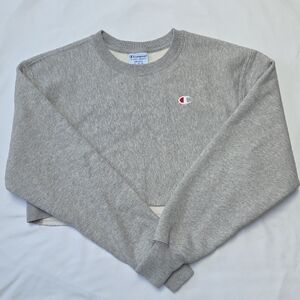 Champion Women's Cropped Reverse Weave Crewneck Sweatshirt
